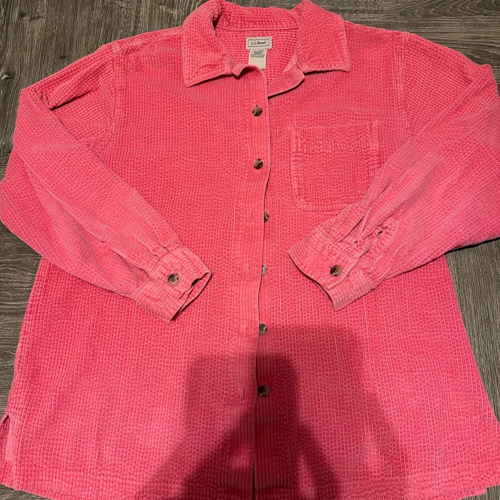 L.L Bean Button Down Shirt Size M